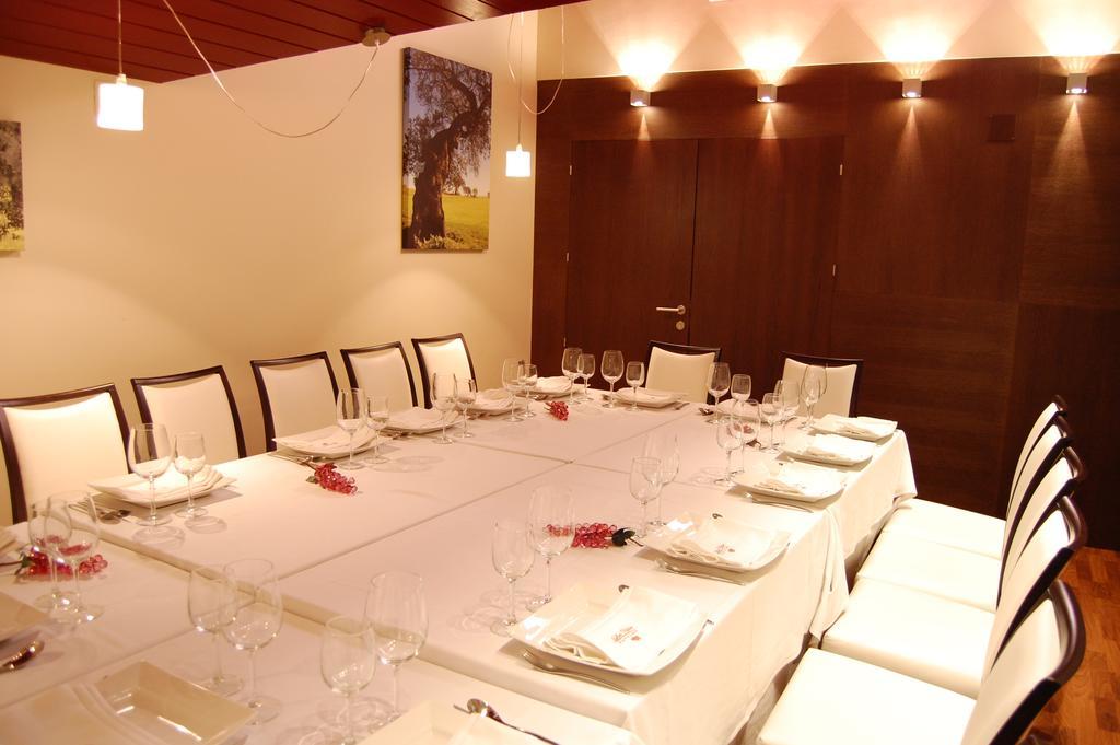 Hotel Los Usias Dos Torres Екстериор снимка