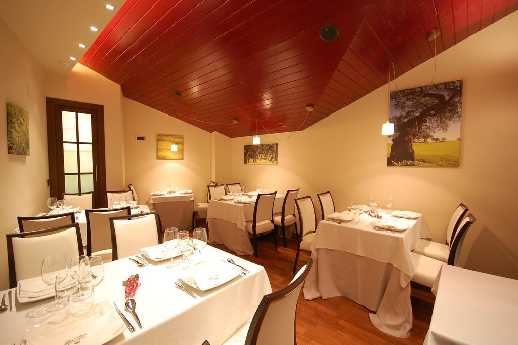 Hotel Los Usias Dos Torres Екстериор снимка