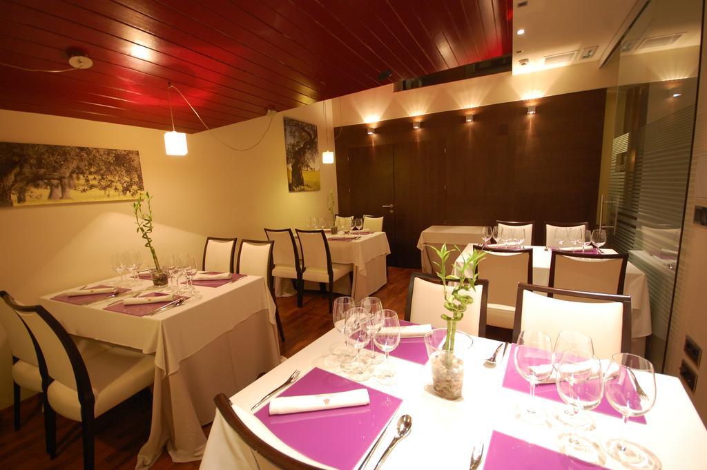 Hotel Los Usias Dos Torres Екстериор снимка