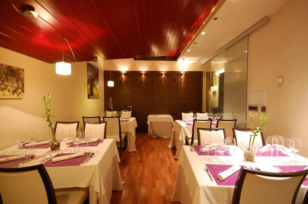 Hotel Los Usias Dos Torres Екстериор снимка