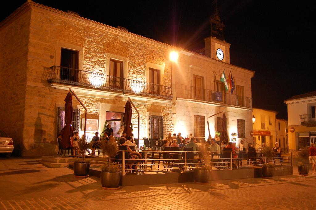 Hotel Los Usias Dos Torres Екстериор снимка